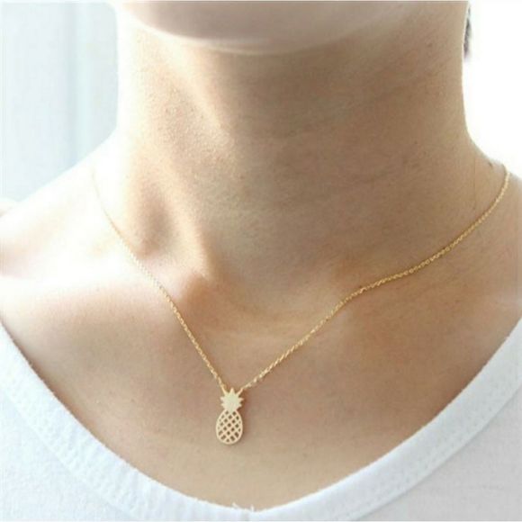 Golden Beautiful Dainty Cutout Pineapple Link Necklace  NWT - Picture 1 of 4